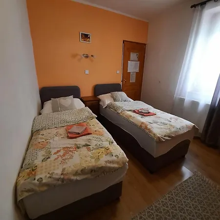 Kis Rigo Vendeghaz Pensjonat Salgótarján