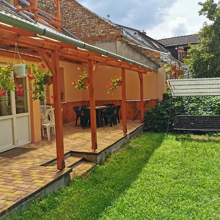 Pensjonat Kis Rigo Vendeghaz 2*